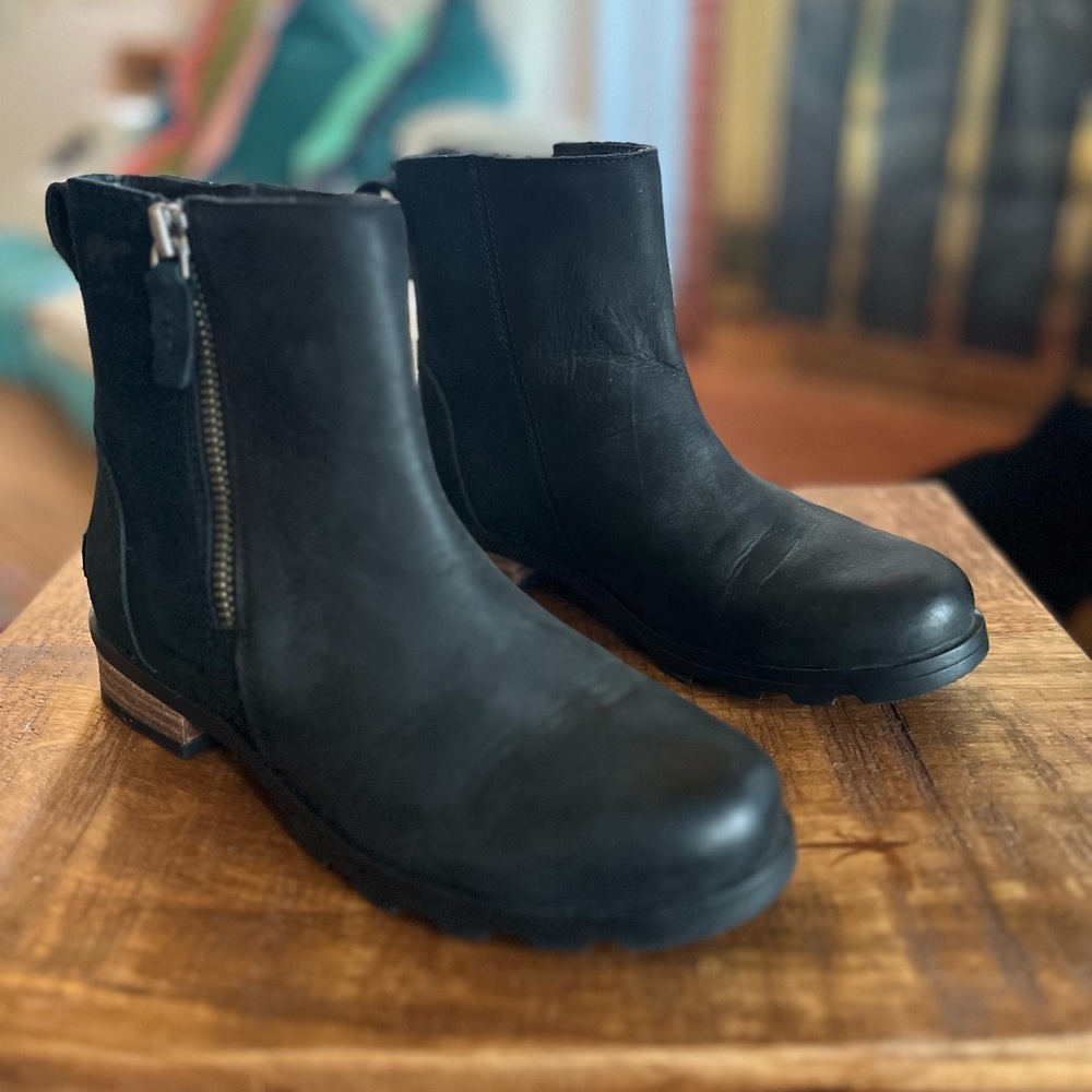 Sorel Emelie boot size 6 excellent condition